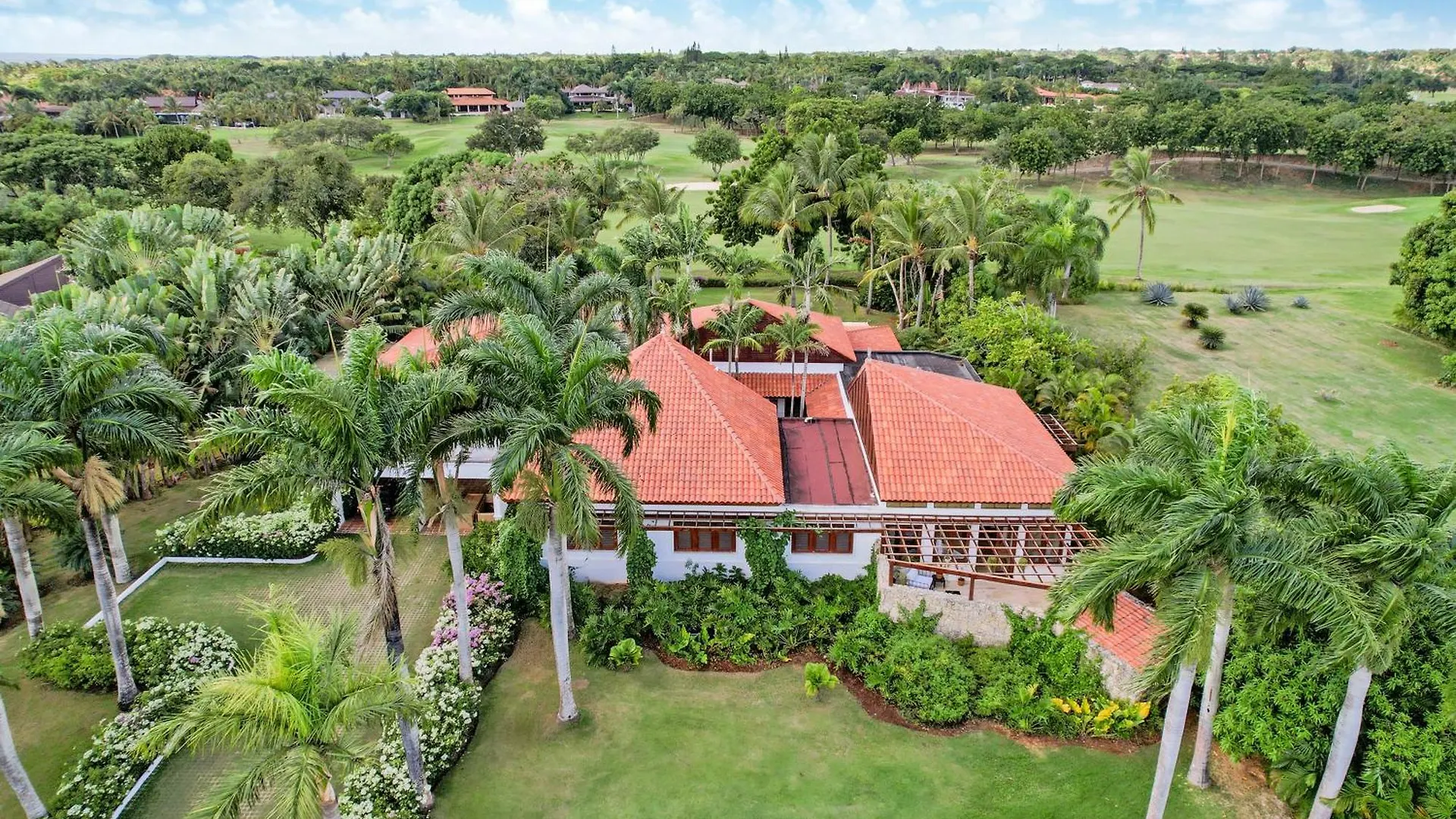 Gorgeous Villa At Casa De Campo - With Large Pool, Cook, Maid And 2 Golf Carts La Romana