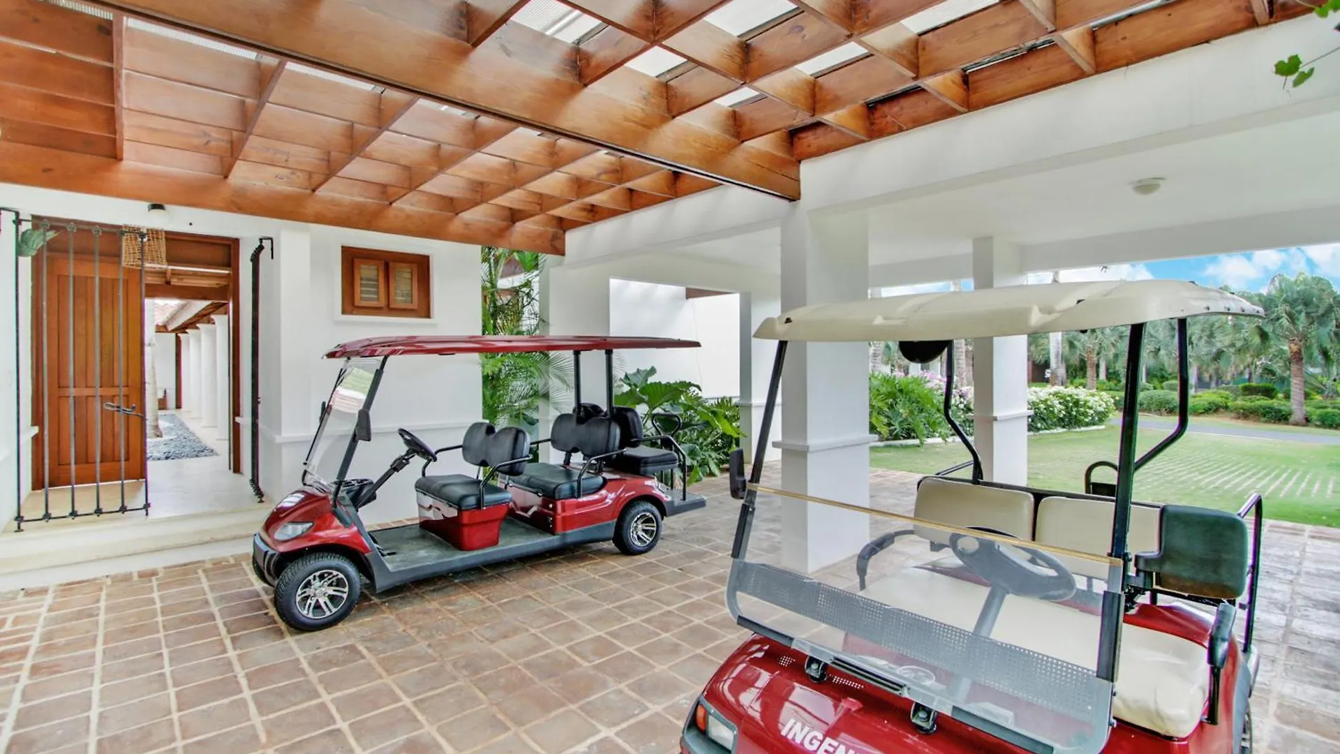 Gorgeous Villa At Casa De Campo - With Large Pool, Cook, Maid And 2 Golf Carts La Romana