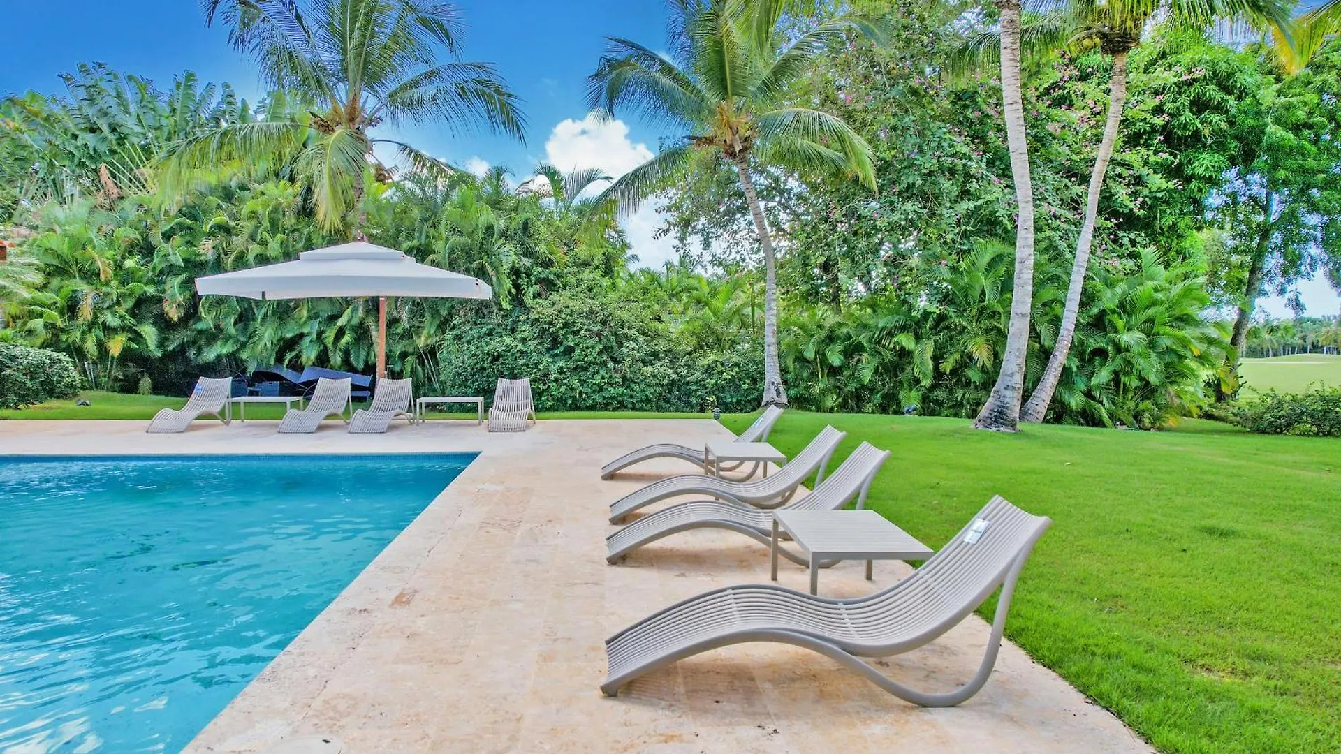 Gorgeous Villa At Casa De Campo - With Large Pool, Cook, Maid And 2 Golf Carts La Romana