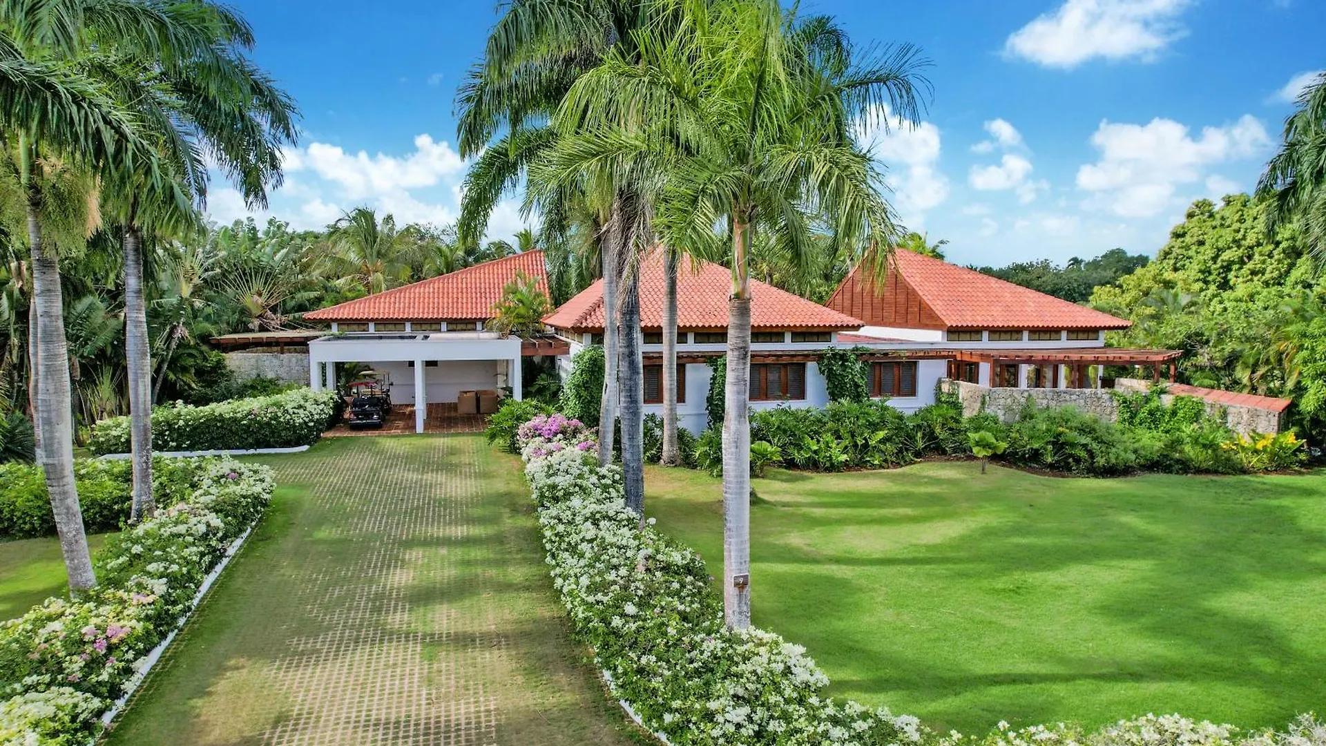 Gorgeous Villa At Casa De Campo - With Large Pool, Cook, Maid And 2 Golf Carts La Romana