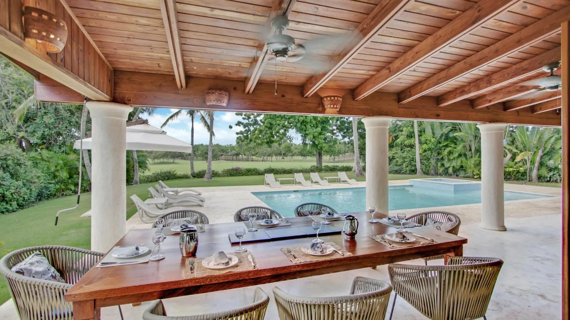 Gorgeous Villa At Casa De Campo - With Large Pool, Cook, Maid And 2 Golf Carts La Romana
